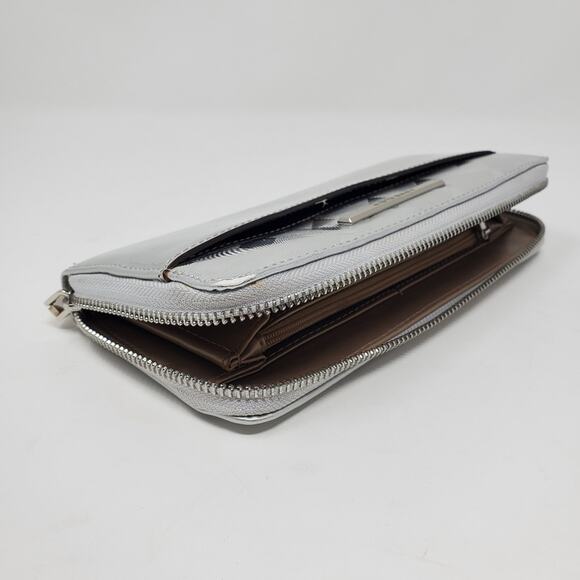 Anne Klein silver full zip full size wallet Great used condition -Clean - Picture 9 of 9